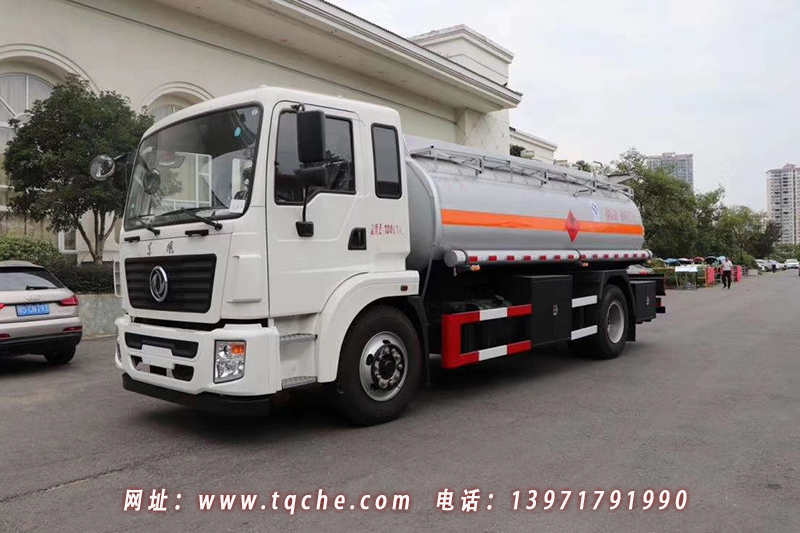 東風錦程4×2運油車(加油車）